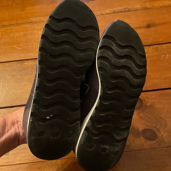 New Balance 215v1 Lifestyle Sneakers
Thistle Dark Purple Size 7 - Picture 5 of 9